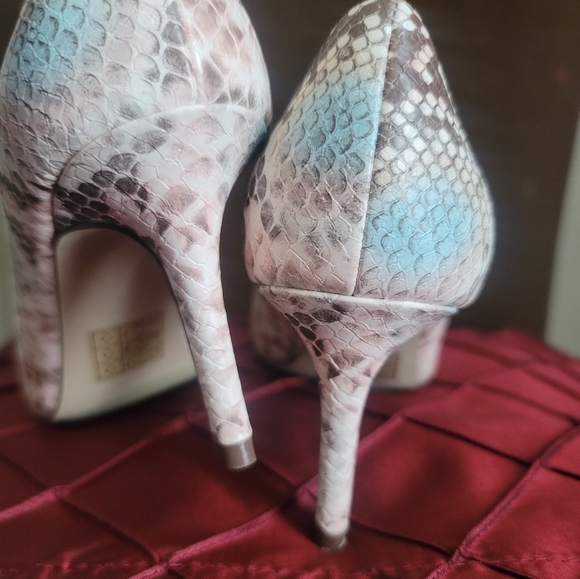 CALL It Spring Snake Print Leather Pointed Toe Pumps Size 5 - Picture 6 of 10